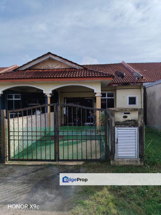 Teres Setingkat Bumilot Di Taman Sri Inderapura Kuantan , Pahang, Kuantan