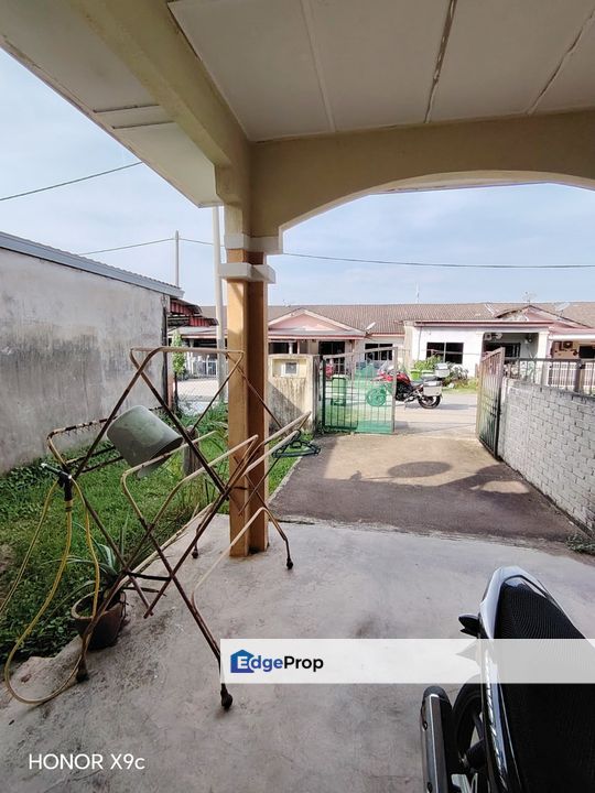 Teres Setingkat Bumilot Di Taman Sri Inderapura Kuantan , Pahang, Kuantan