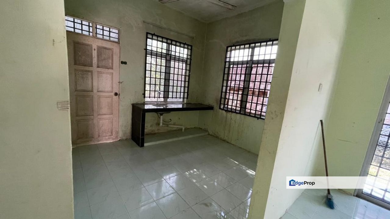 Semi D Setingkat Lokasi strategik Di Kg Sura Tengah, Dungun , Terengganu, Dungun