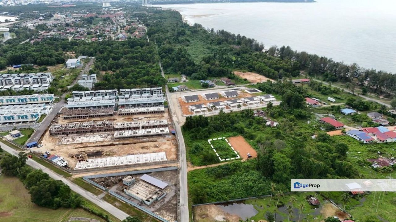 Tanah Lot Banglo Bersebalahan Hermoso Residences,Pantai Ank Air,Kuantan , Pahang, Kuantan