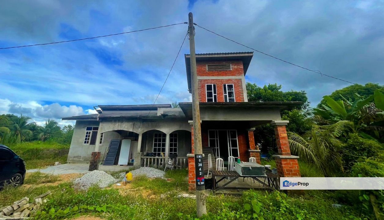 Banglo 1.5 Tingkat Di Kg Jidik (Rawai) Bukit Payong,Marang, Terengganu, Marang