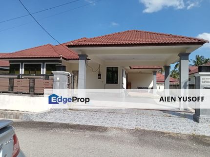 Bungalow House at Kijal Kemaman near Pantai Kijal, Terengganu, Kemaman