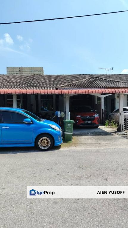 Teres Setingkat Taman Mentiga Jaya near Tmn Sepekan Jaya Pekan, Pahang, Pekan