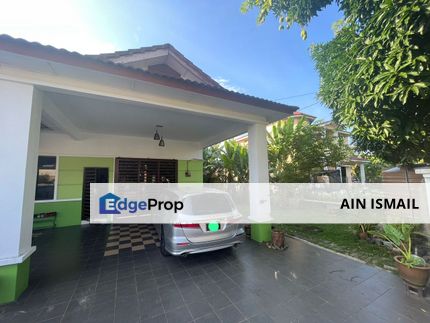 [RENOVATED & FURNISHED] Semi-D Setingkat Kampung Padang Indah, Kuantan, Pahang, Kuantan