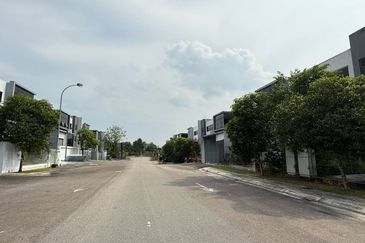 Apex Bizhub Desa Cemerlang