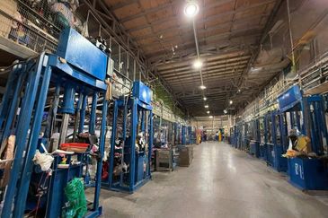 Apex Bizhub Desa Cemerlang