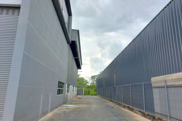 Apex Bizhub Desa Cemerlang