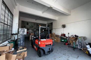 Kempas Utama Industrial Park