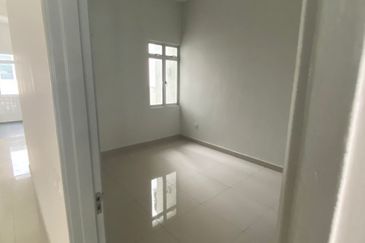 730K Terrace house IN Kota Kemuning (24 x 75)