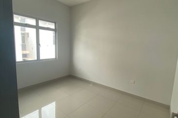 730K Terrace house IN Kota Kemuning (24 x 75)