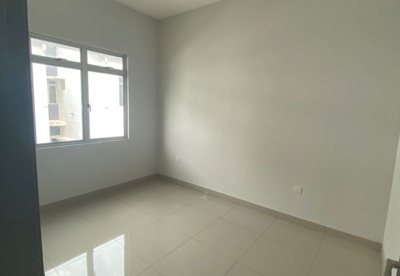 730K Terrace house IN Kota Kemuning (24 x 75)