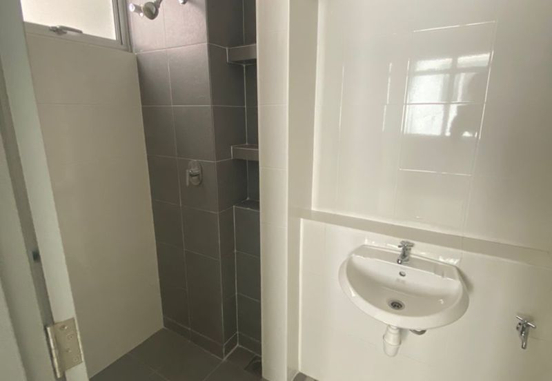 730K Terrace house IN Kota Kemuning (24 x 75)