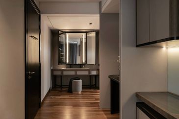 Kota Kemuing Lakeview House