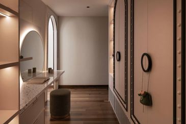 Kota Kemuing Lakeview House