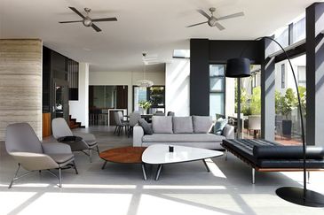 Brand New Kota Kemuning Luxury semi D within very safe gated community & beautiful landscaping environment.