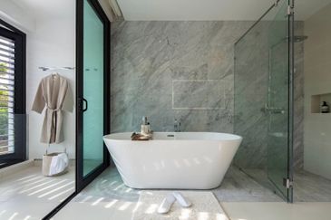 80 x 100 New Launching Bungalow IN Kota Kemuning