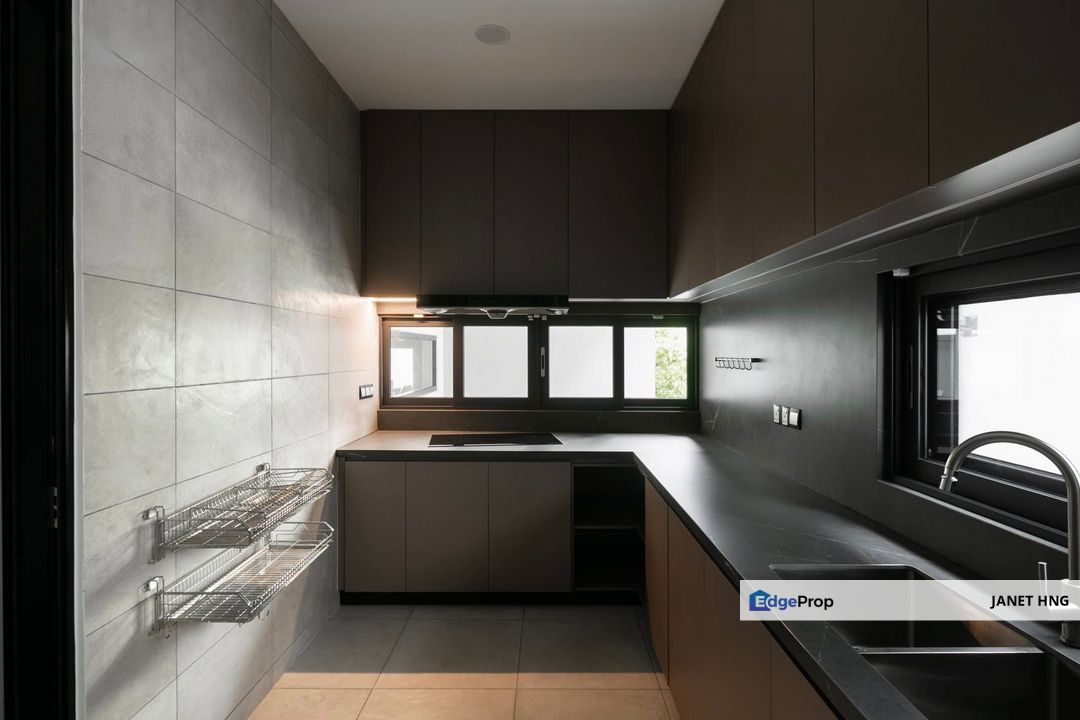 Cheapest semi-d in Kota Kemuning for 1.3M, Selangor, Kota Kemuning