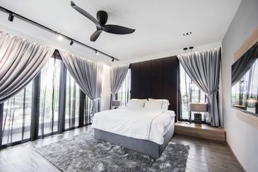 Prime Lakeside Living Semi-D Houses for 2.2M in Kota Kemuning