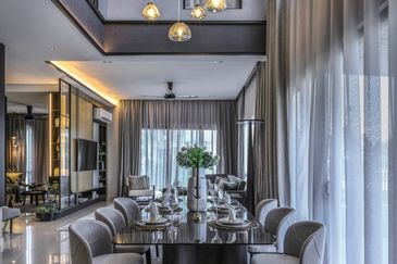 Exquisite Semi-D House for Sale in Kota Kemuning with Luxurious Lakeside Living