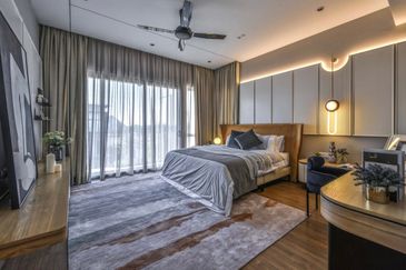 Exquisite Semi-D House for Sale in Kota Kemuning with Luxurious Lakeside Living