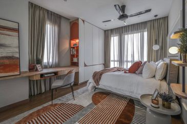 Exquisite Semi-D House for Sale in Kota Kemuning with Luxurious Lakeside Living