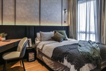 Exquisite Semi-D House for Sale in Kota Kemuning with Luxurious Lakeside Living