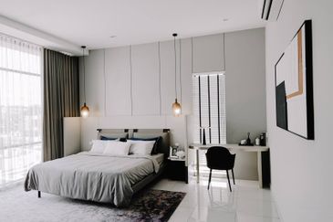 Lakeside view terrace house in Kota Kemuning