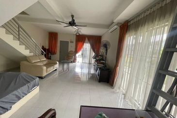 Kemuning Green Hill 3 Corner unit for Sale