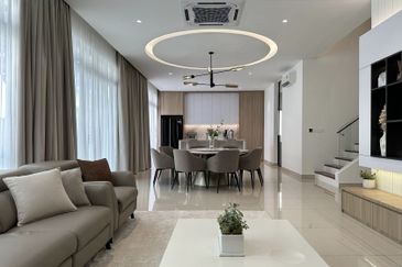 800k double storey house in Kota Kemuning