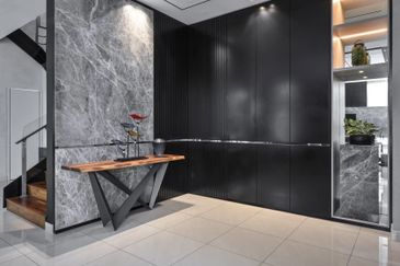 32 x 85 Semi d with only 1.4M!!!