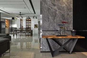 32 x 85 Semi d with only 1.4M!!!