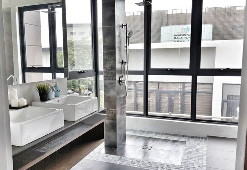 Kota Kemuning 1.58M Lakefront Villa Bungalow