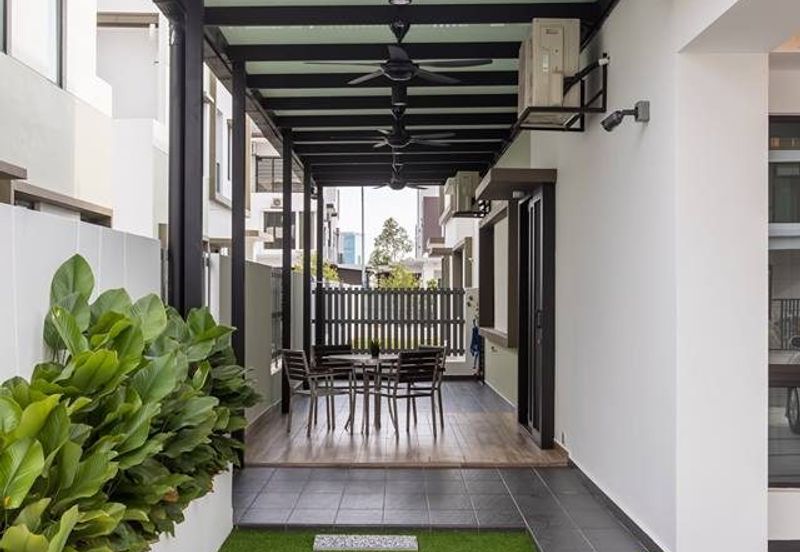 Bungalow House IN Kota Kemuning