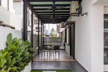 Bungalow House IN Kota Kemuning