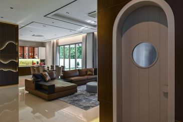 LUXURY 2 STOREY BUNGALOW IN KOTA KEMUNING