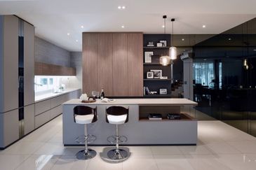 LUXURY 2 STOREY BUNGALOW IN KOTA KEMUNING