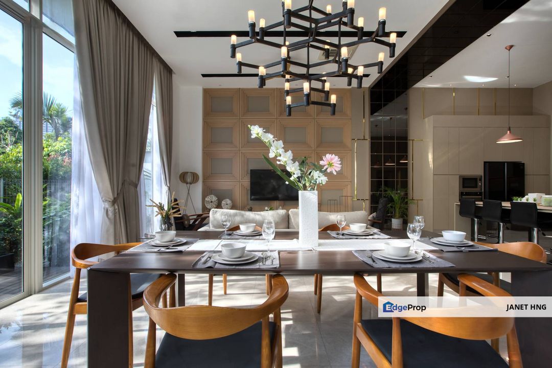  Big Land & Size VILLA with Beautiful Garden Towns, Selangor, Kota Kemuning