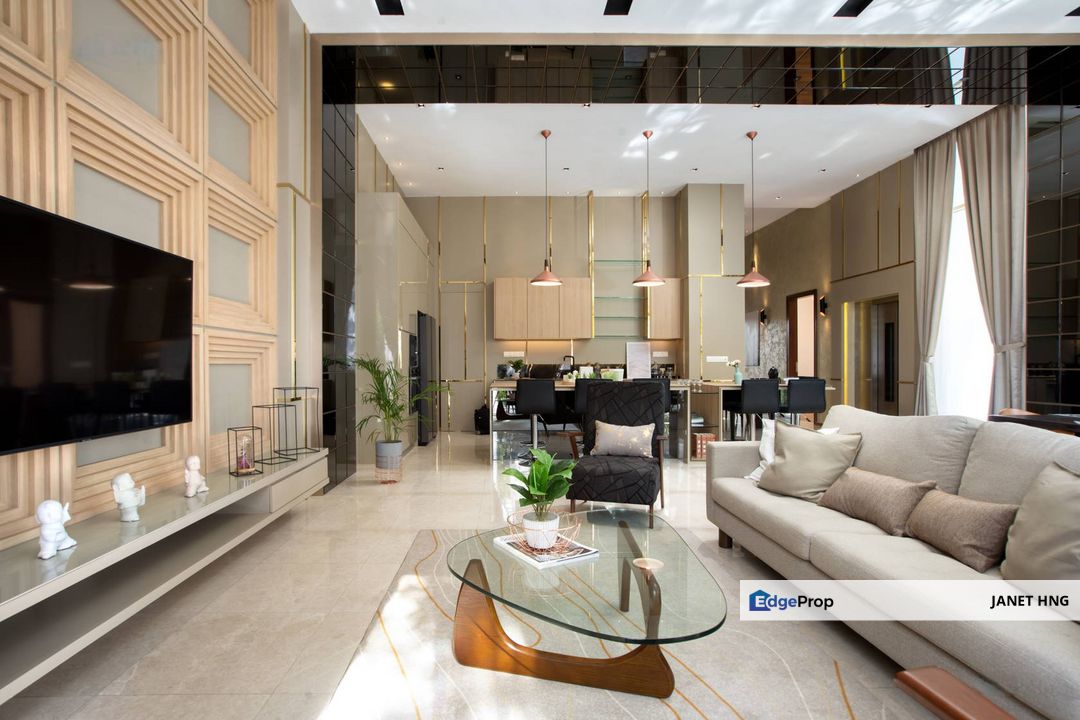  Big Land & Size VILLA with Beautiful Garden Towns, Selangor, Kota Kemuning