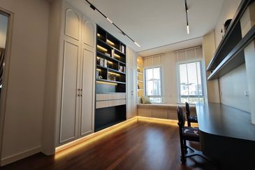 Luxurious Semi D in Kota Kemuning