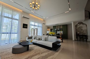 Luxurious Semi D in Kota Kemuning
