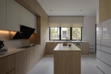 Persiaran Puncak Alam 1 