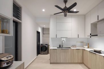 Persiaran Puncak Alam 1 