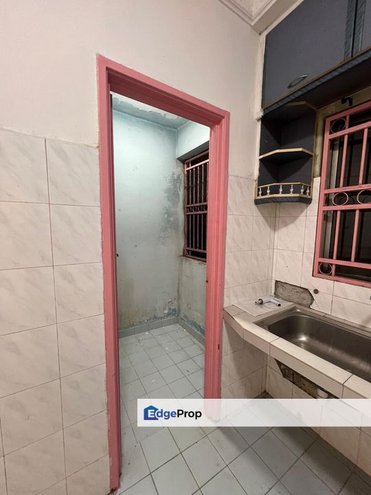 Brunsfield Riverview, Seksyen 13,Shah Alam, Partial Furnish, Near to MSU and LRT 3 , RM2,200, Selangor, Shah Alam