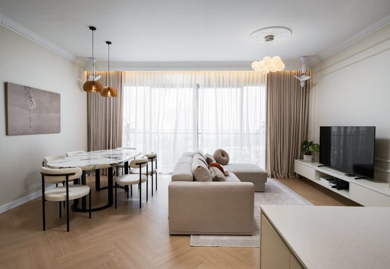 New Condo with 3 mins distance walk to shopping