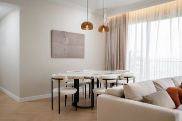 New Condo with 3 mins distance walk to shopping