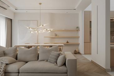 Luxurious Two-Story Home in Kota Kemuning Listed at 890K