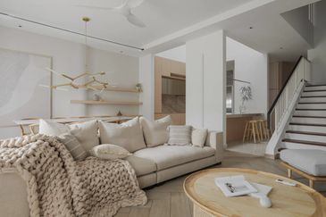 Luxurious Two-Story Home in Kota Kemuning Listed at 890K