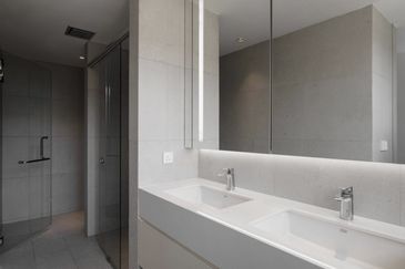 Luxurious Two-Story Home in Kota Kemuning Listed at 890K