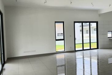 Luxurious Superlink Home in Kota Kemuning