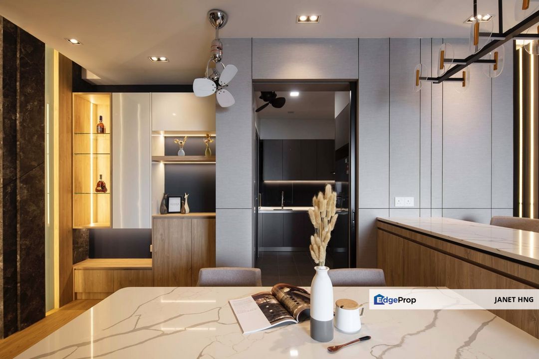 1000sft RM1,680 MONTHLY Repayment condo in Kota kemuning, Selangor, Kota Kemuning